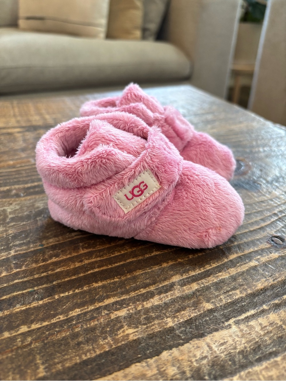 UGG Bixbee Baby Booties Pink Plush Slippers Size 2/3 or 6-12 months